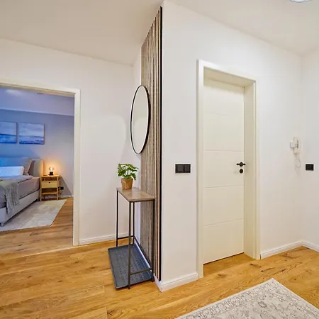 Lejlighed Edler Wohnraum Design-apartment Mit Bora-kueche, Balkon, Boxspringbett, Delonghi-kaffeevollautomat, Lift, Parkplatz & Wlan 280 Mbps Chemnitz