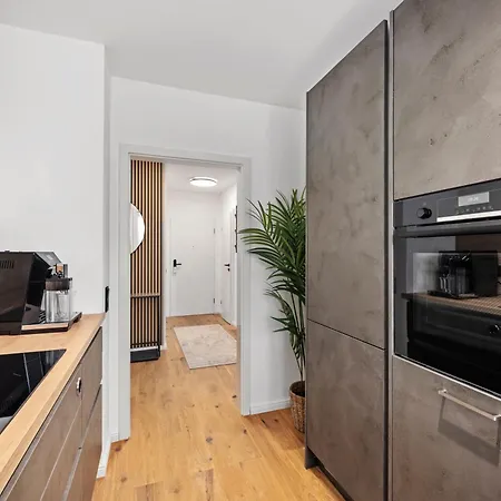 Lejlighed Edler Wohnraum Design-apartment Mit Bora-kueche, Balkon, Boxspringbett, Delonghi-kaffeevollautomat, Lift, Parkplatz & Wlan 280 Mbps