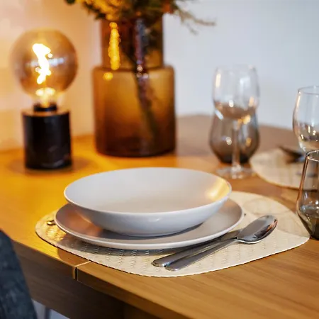 Edler Wohnraum Design-apartment Mit Bora-kueche, Balkon, Boxspringbett, Delonghi-kaffeevollautomat, Lift, Parkplatz & Wlan 280 Mbps *