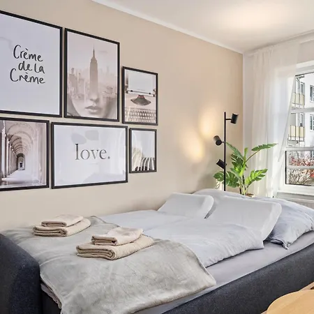 Apartamento Edler Wohnraum Luxurioeses Mit Balkon, Boxspringbett, Kaffeevollautomat, Lift & Parkplatz Chemnitz