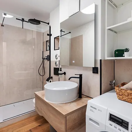 Lejlighed Edler Wohnraum Design-apartment Mit Bora-kueche, Balkon, Boxspringbett, Delonghi-kaffeevollautomat, Lift, Parkplatz & Wlan 280 Mbps Chemnitz