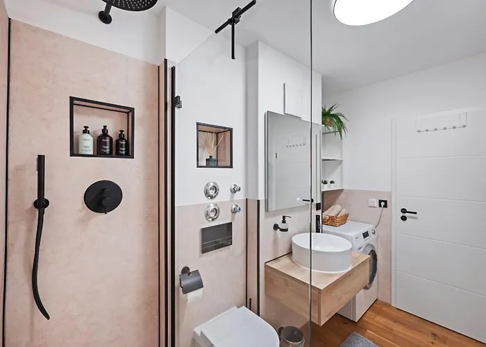 Edler Wohnraum Luxurioeses Mit Balkon, Boxspringbett, Kaffeevollautomat, Lift & Parkplatz شقة *