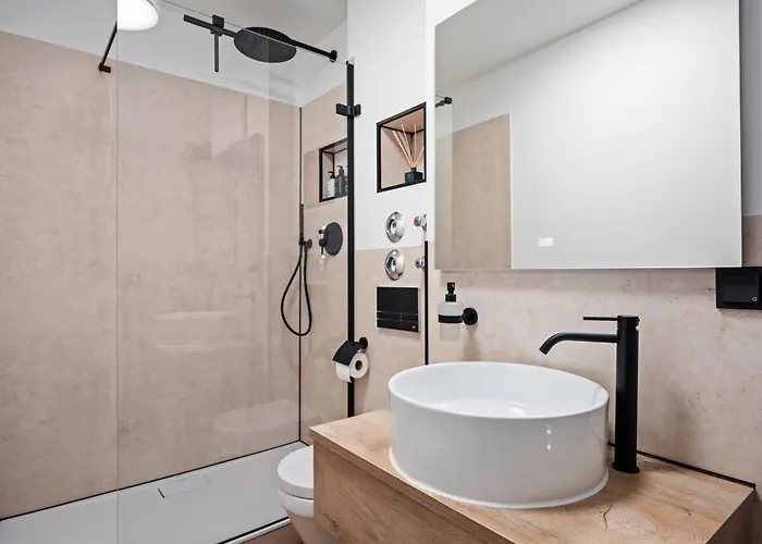 شقة Edler Wohnraum Luxurioeses Mit Balkon, Boxspringbett, Kaffeevollautomat, Lift & Parkplatz