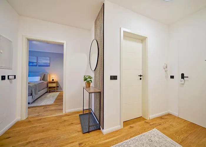 شقة Edler Wohnraum Luxurioeses Mit Balkon, Boxspringbett, Kaffeevollautomat, Lift & Parkplatz شيمنيتز