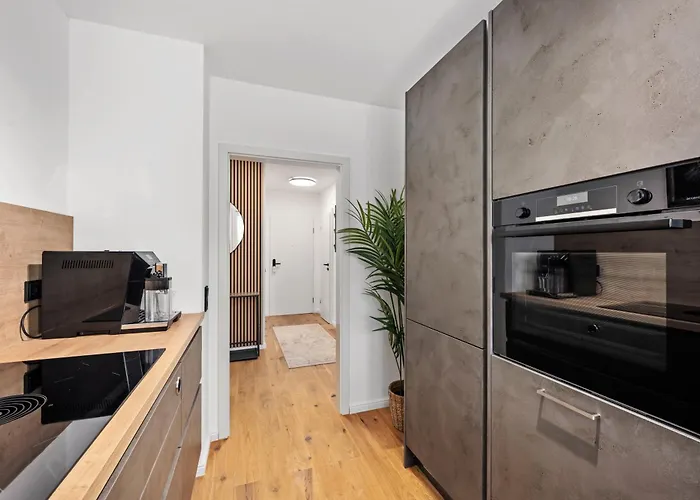 شقة Edler Wohnraum Luxurioeses Mit Balkon, Boxspringbett, Kaffeevollautomat, Lift & Parkplatz