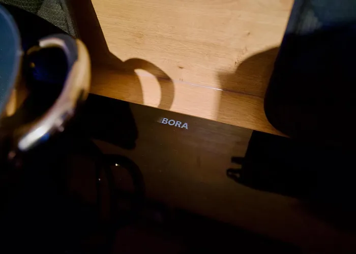 Edler Wohnraum Luxurioeses Mit Balkon, Boxspringbett, Kaffeevollautomat, Lift & Parkplatz