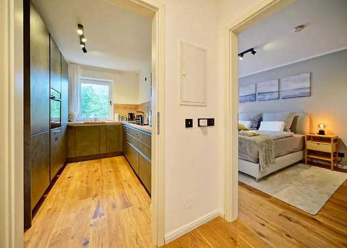 Edler Wohnraum Luxurioeses Mit Balkon, Boxspringbett, Kaffeevollautomat, Lift & Parkplatz شقة شيمنيتز