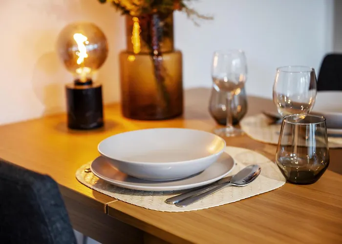 Edler Wohnraum Luxurioeses Mit Balkon, Boxspringbett, Kaffeevollautomat, Lift & Parkplatz *