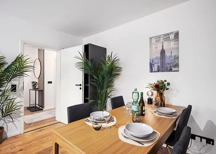 Edler Wohnraum Luxurioeses Mit Balkon, Boxspringbett, Kaffeevollautomat, Lift & Parkplatz شقة