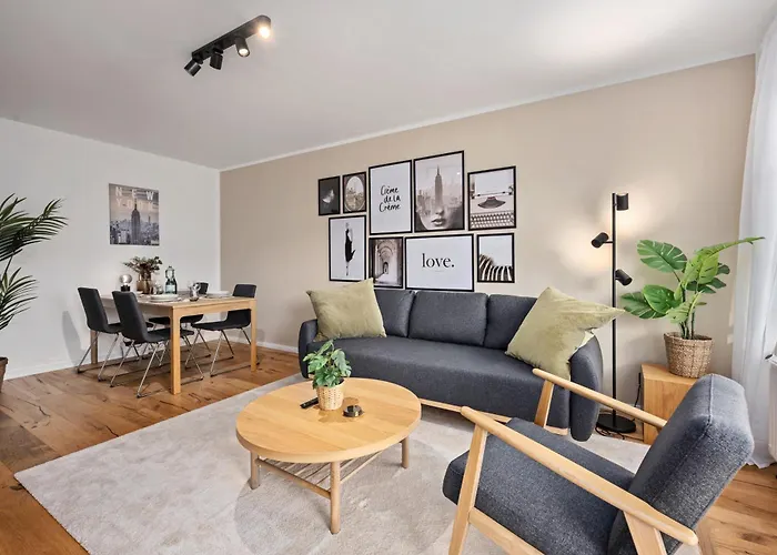 Edler Wohnraum Luxurioeses Mit Balkon, Boxspringbett, Kaffeevollautomat, Lift & Parkplatz شقة شيمنيتز