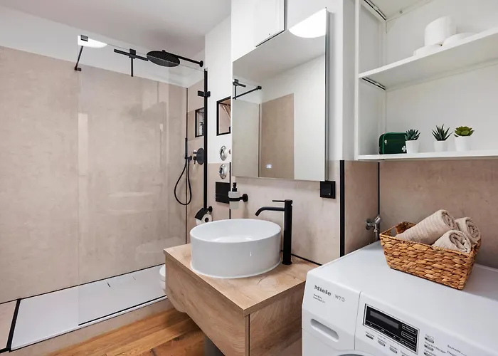 شقة Edler Wohnraum Luxurioeses Mit Balkon, Boxspringbett, Kaffeevollautomat, Lift & Parkplatz شيمنيتز